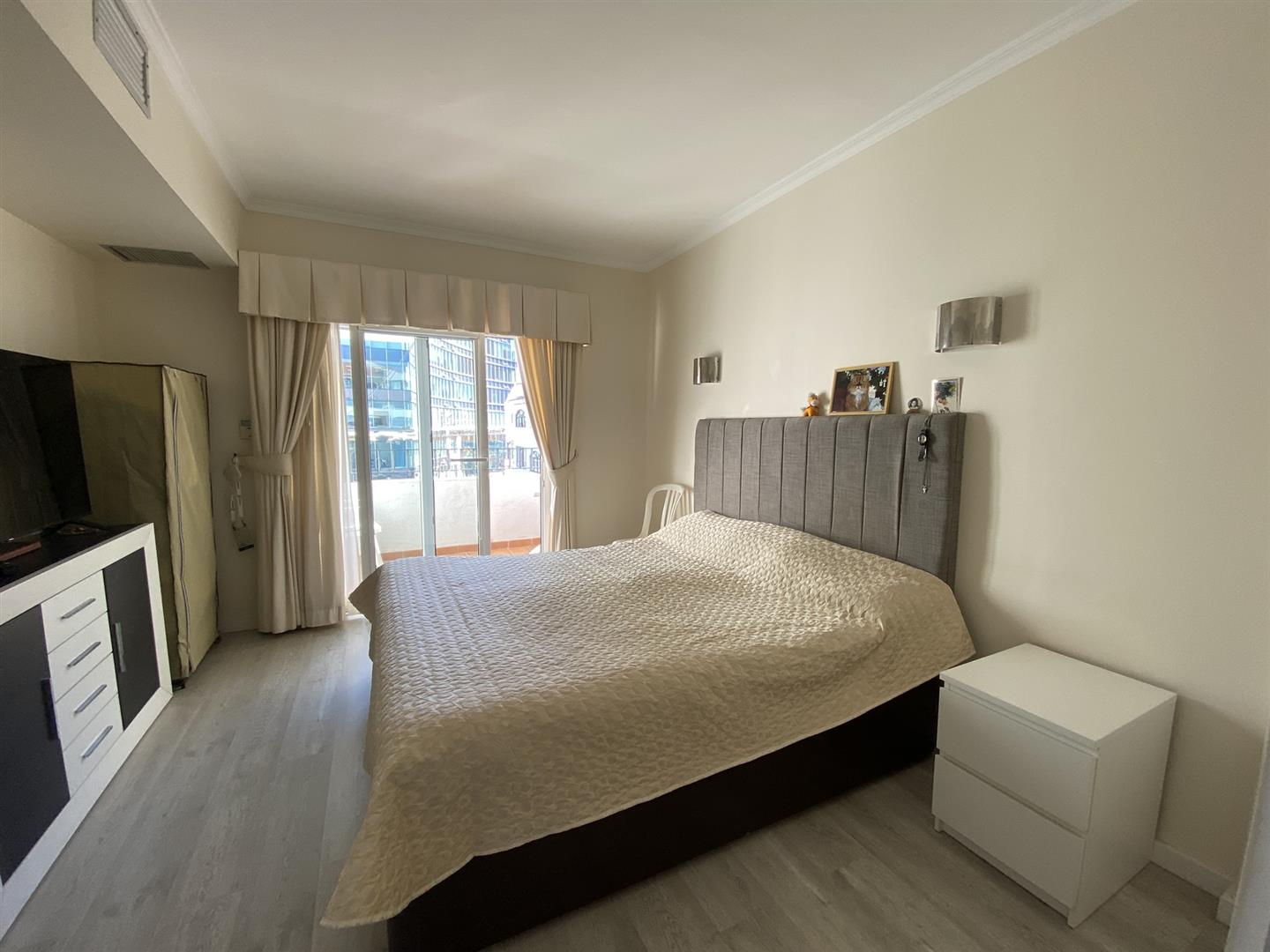 Image of Apartment - 5 Bedrooms - 3 Bathrooms for Sale in Marina Bay-Gibraltar, Image 8